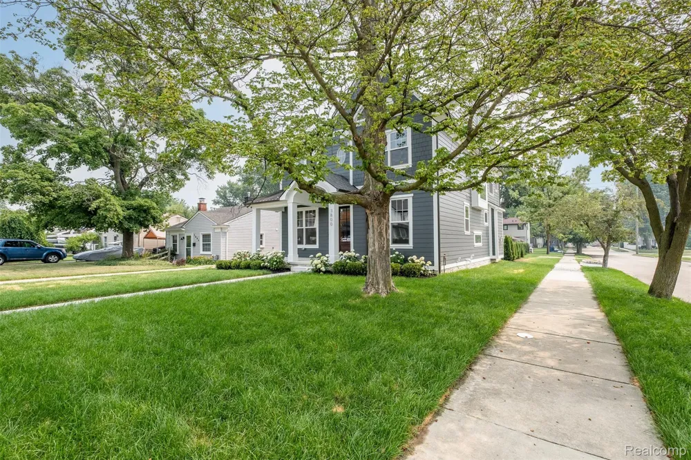 3800 Linwood Avenue Royal Oak City, MI 48073