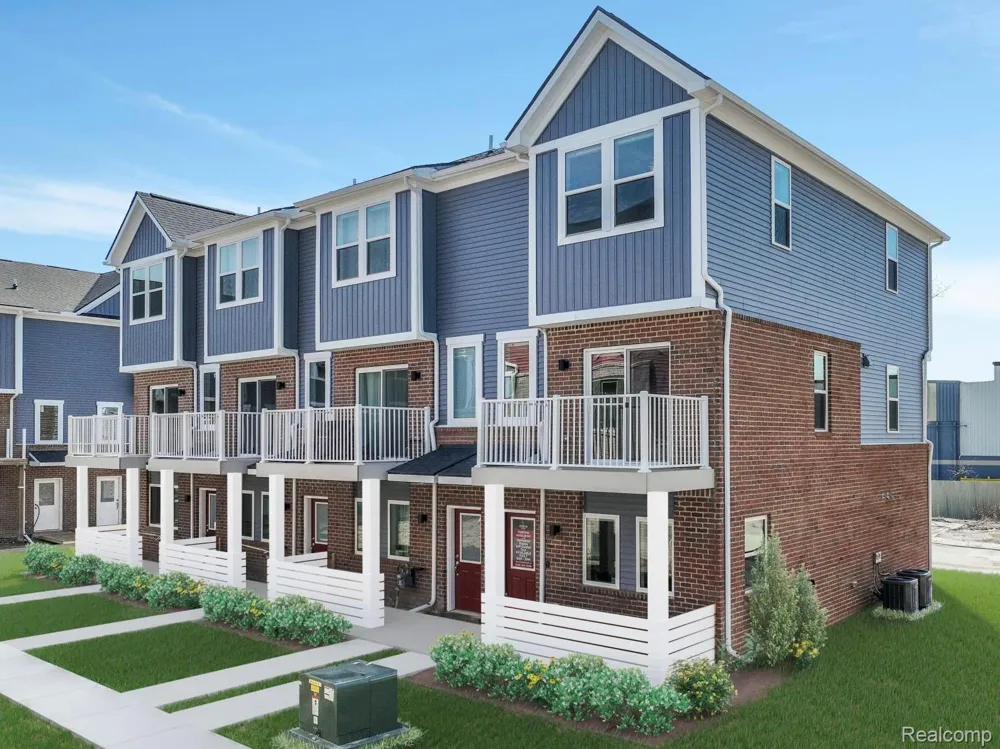 739 Canterbury Lane Troy City, MI 48085