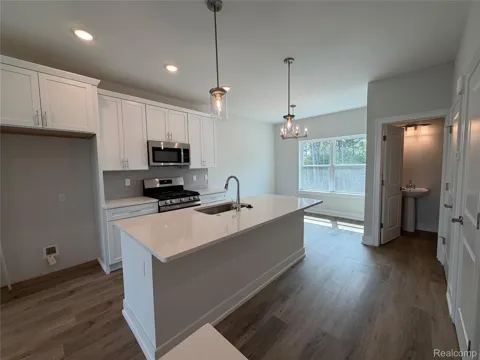 739 Canterbury Lane