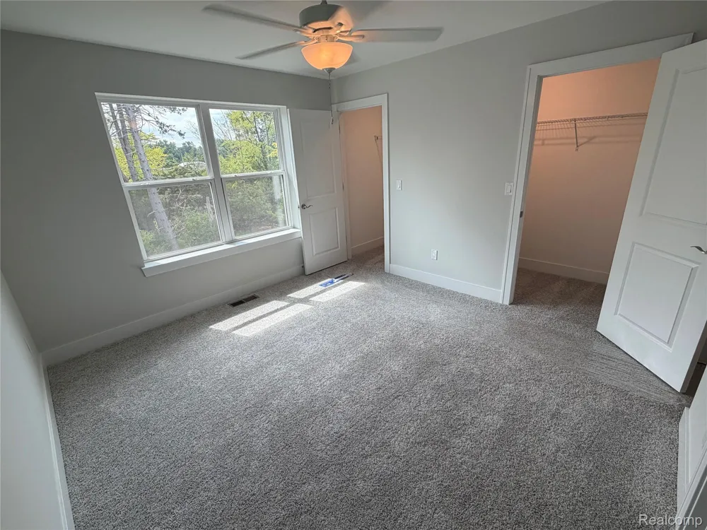 739 Canterbury Lane Troy City, MI 48085