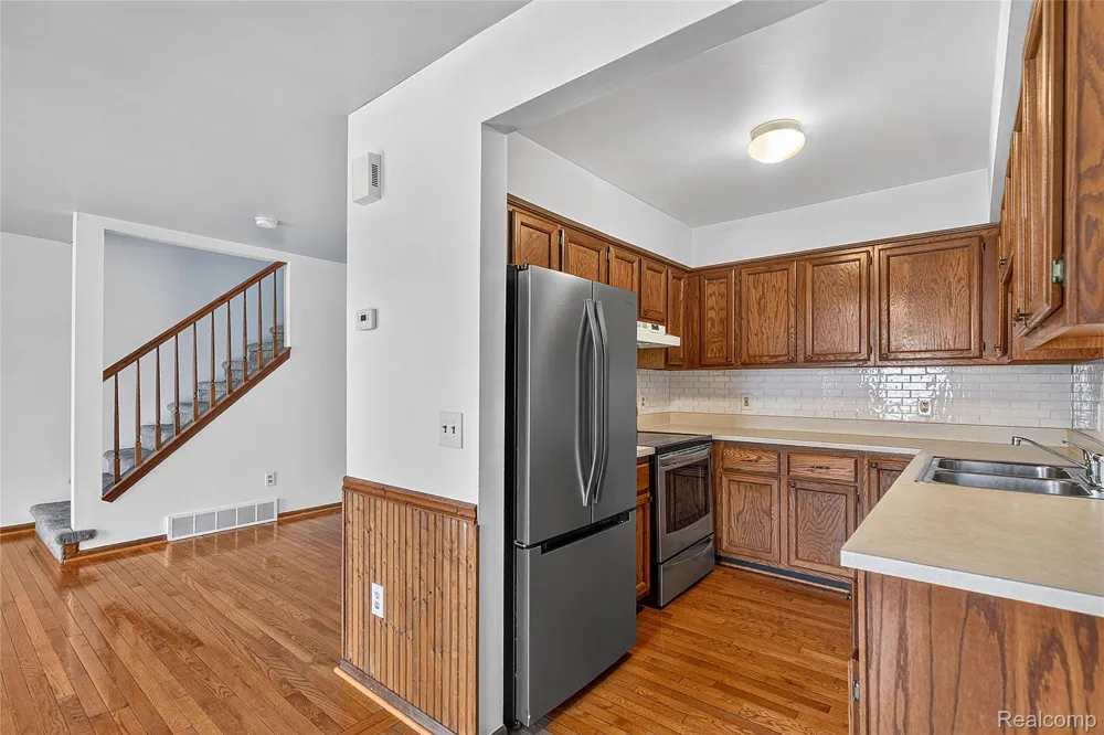 42015 Imperial Lane Clinton Charter Township, MI 48038