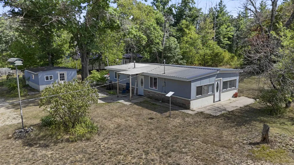 5447 76th Street Pleasant Plains Township, MI 49304