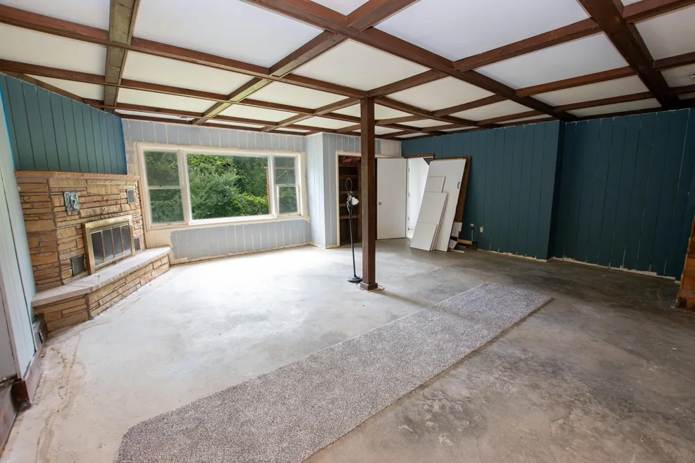 8282 S Center Highway Elmwood Charter Township, MI 49684