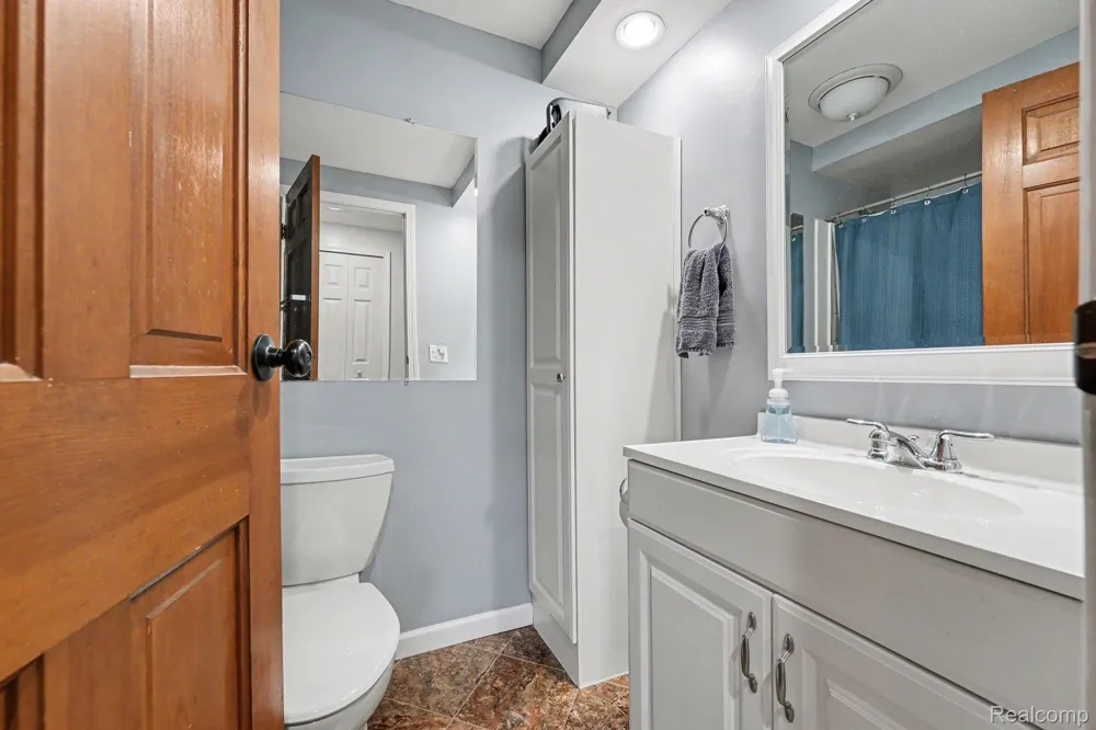 9490 Steephollow Drive White Lake Charter Township, MI 48386
