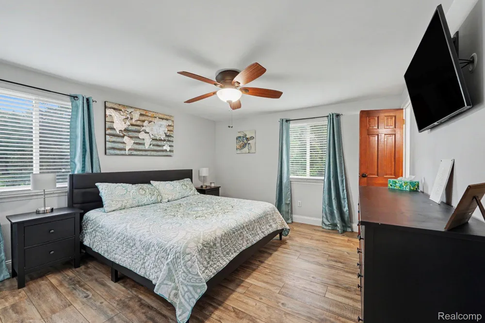 9490 Steephollow Drive White Lake Charter Township, MI 48386