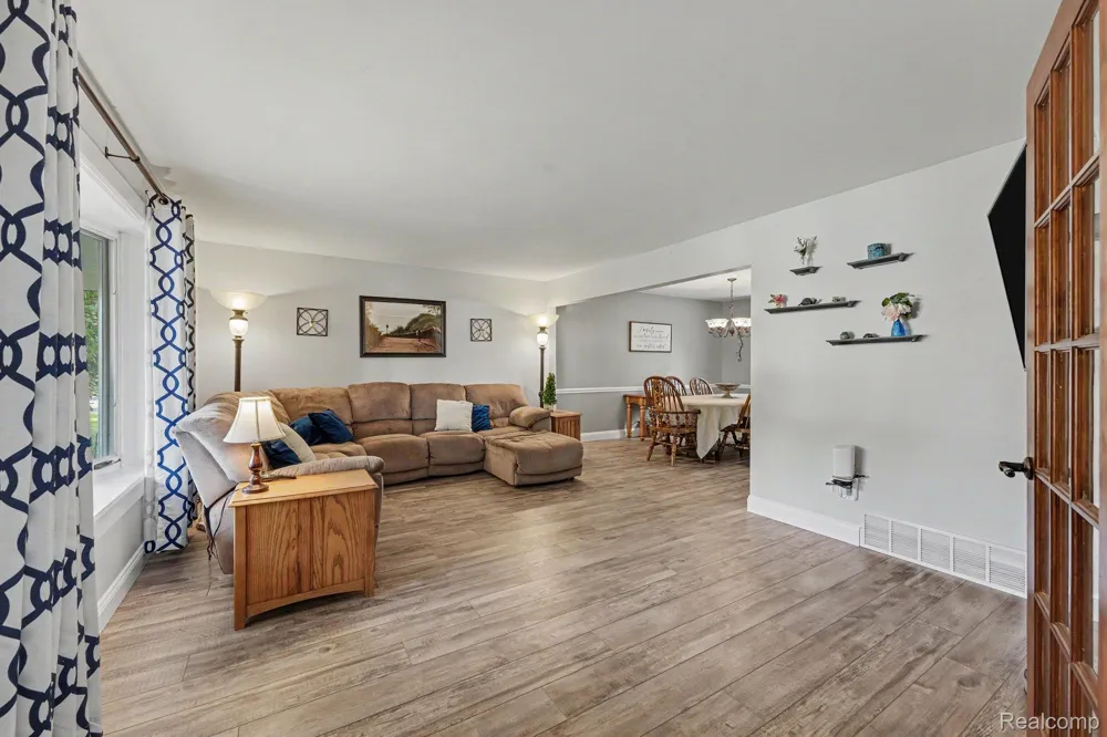9490 Steephollow Drive White Lake Charter Township, MI 48386