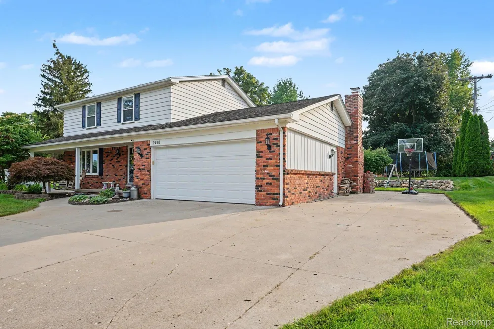 9490 Steephollow Drive White Lake Charter Township, MI 48386