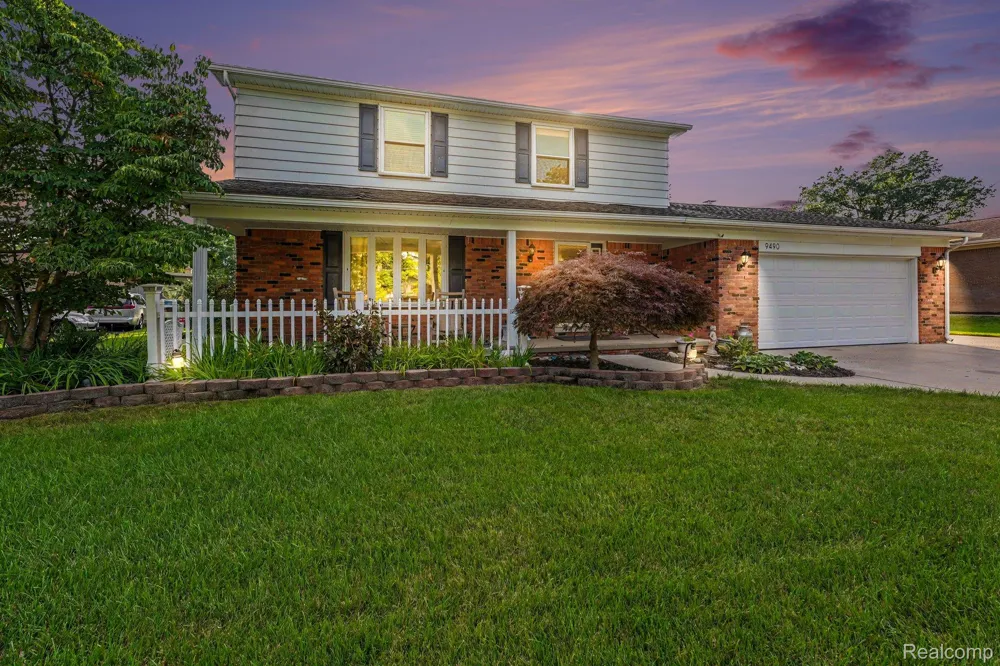 9490 Steephollow Drive White Lake Charter Township, MI 48386