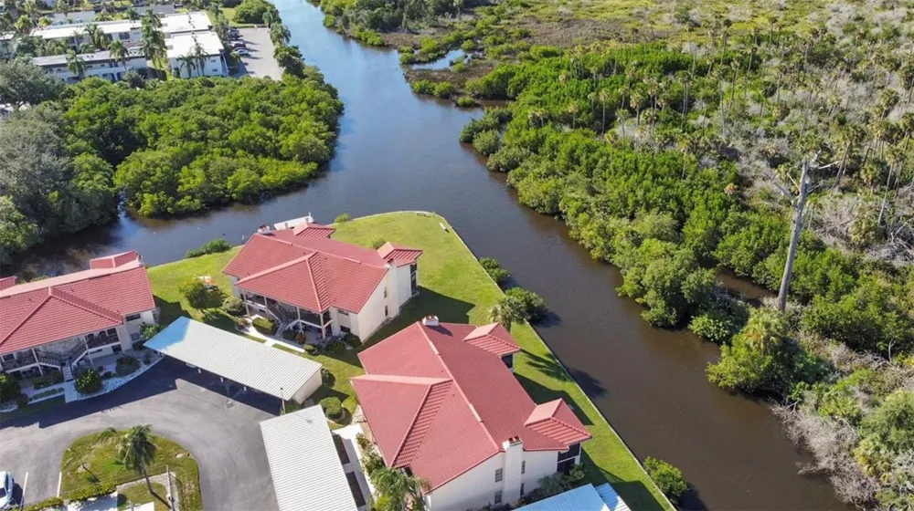 9940 EAGLES POINT CIRCLE #4 Port Richey, FL 34668