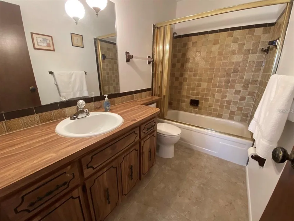 9940 EAGLES POINT CIRCLE #4 Port Richey, FL 34668