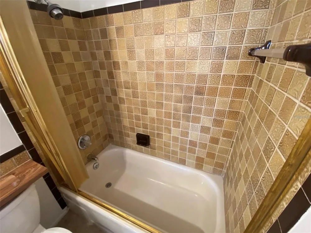 9940 EAGLES POINT CIRCLE #4 Port Richey, FL 34668