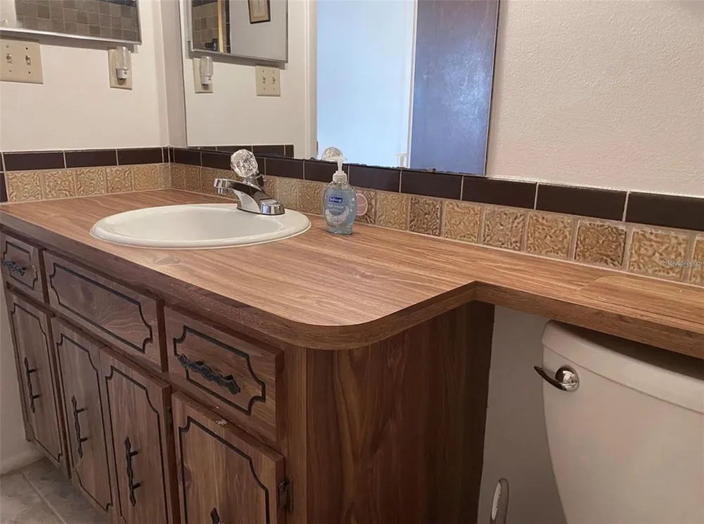 9940 EAGLES POINT CIRCLE #4 Port Richey, FL 34668