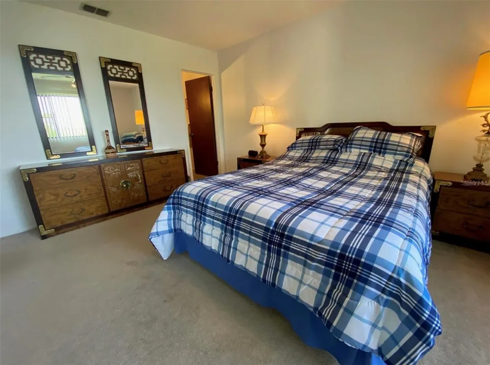 9940 EAGLES POINT CIRCLE #4 Port Richey, FL 34668