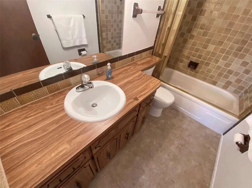 9940 EAGLES POINT CIRCLE #4 Port Richey, FL 34668
