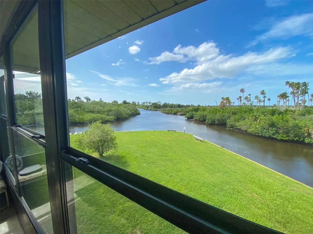 9940 EAGLES POINT CIRCLE #4 Port Richey, FL 34668