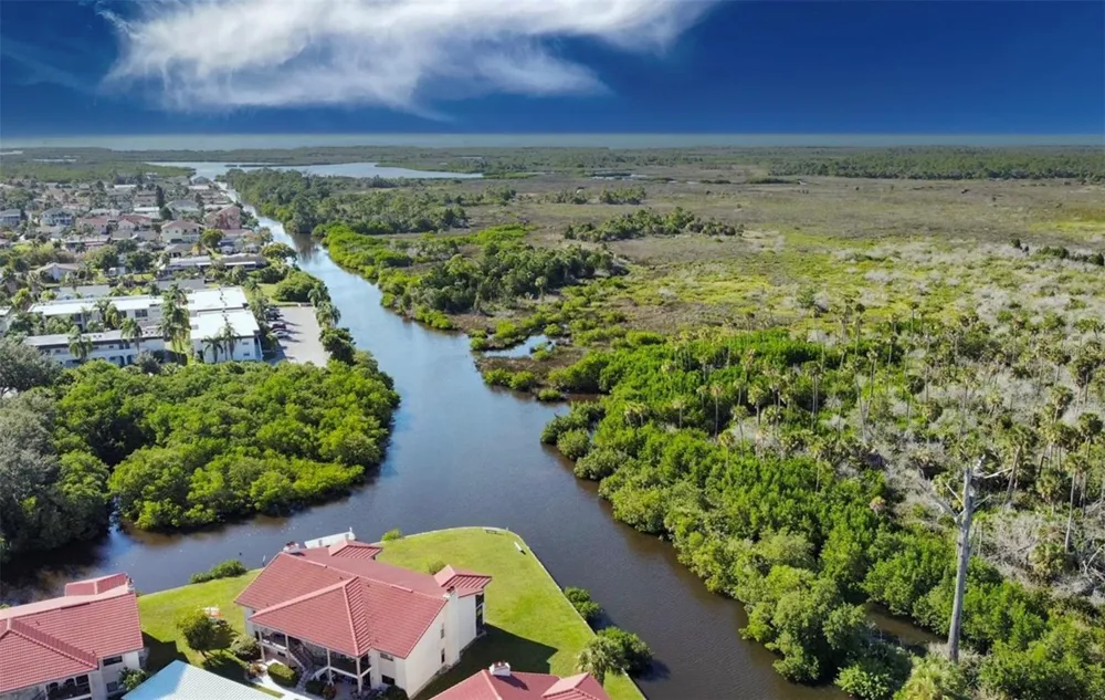 9940 EAGLES POINT CIRCLE #4 Port Richey, FL 34668