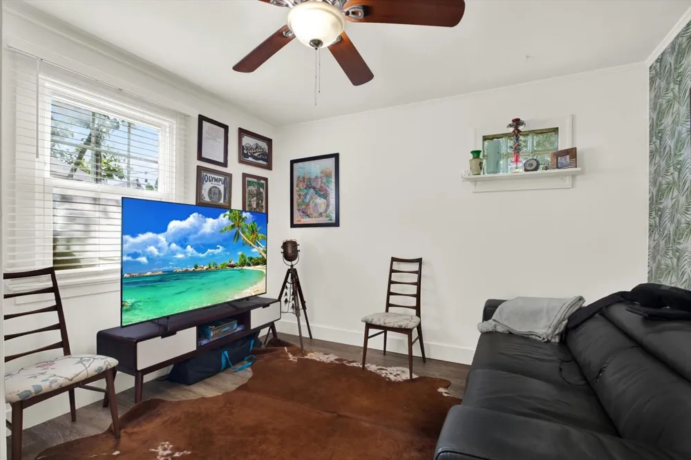 3305 10TH AVENUE St Petersburg, FL 33713