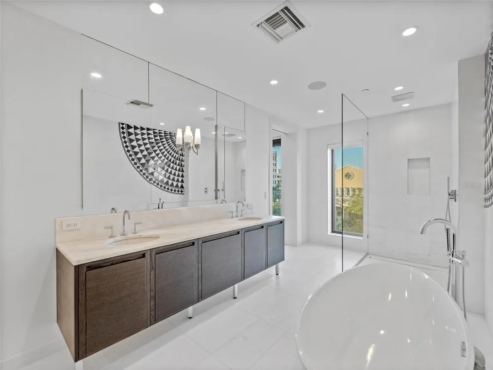 465 CENTRAL AVENUE #301 St Petersburg, FL 33701