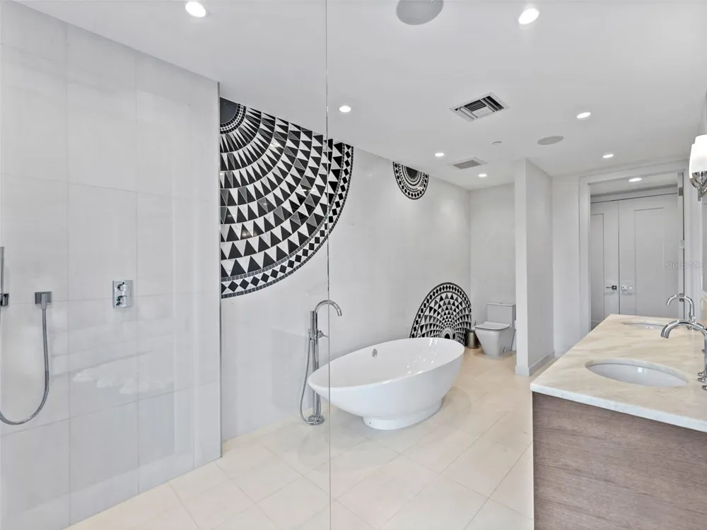 465 CENTRAL AVENUE #301 St Petersburg, FL 33701