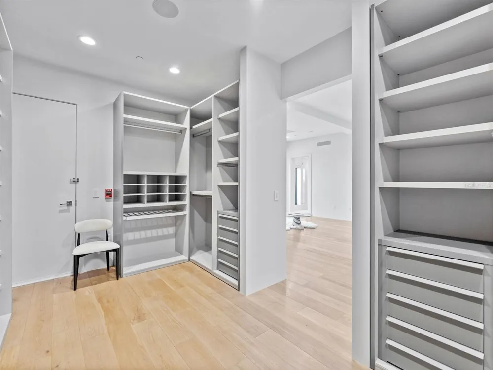 465 CENTRAL AVENUE #301 St Petersburg, FL 33701