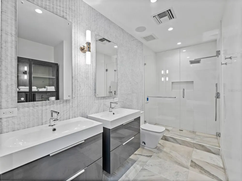 465 CENTRAL AVENUE #301 St Petersburg, FL 33701