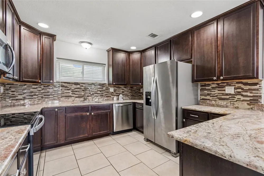 37913 WICKLOW AVENUE Zephyrhills, FL 33541