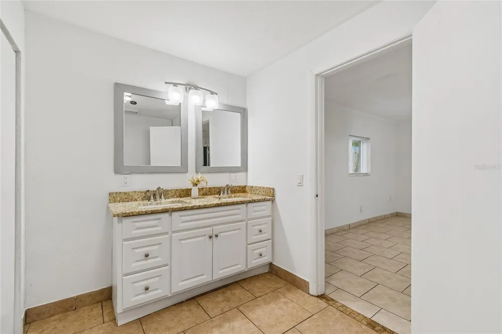 37913 WICKLOW AVENUE Zephyrhills, FL 33541