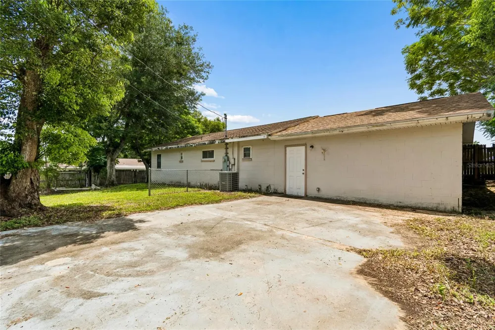 37913 WICKLOW AVENUE Zephyrhills, FL 33541