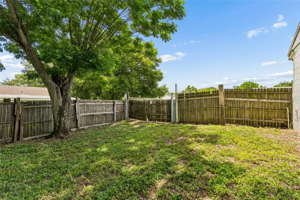 37913 WICKLOW AVENUE Zephyrhills, FL 33541