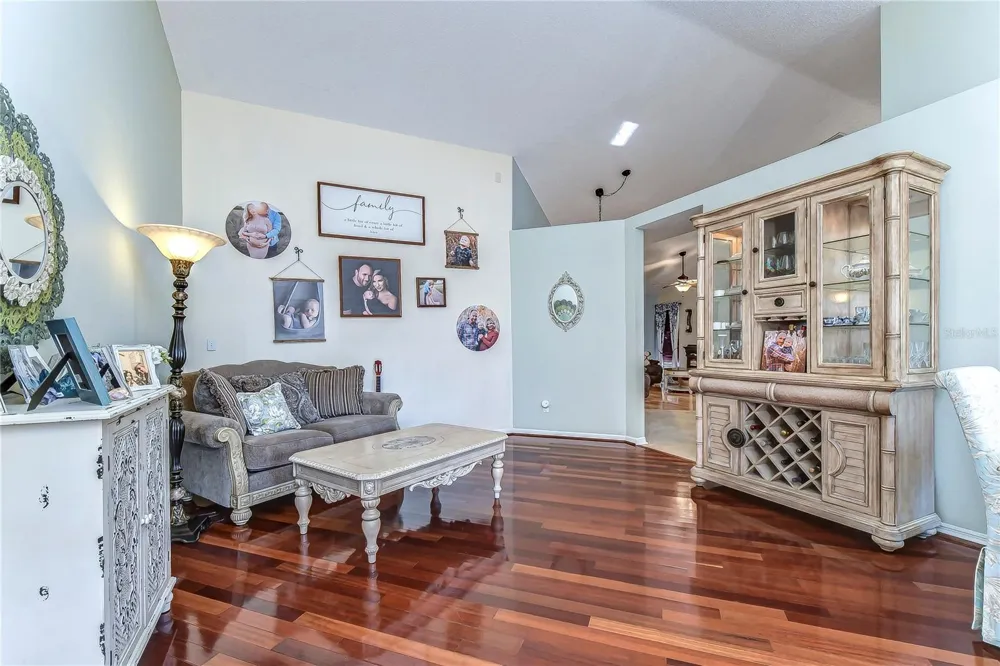 9502 SUNNYOAK DRIVE Riverview, FL 33569