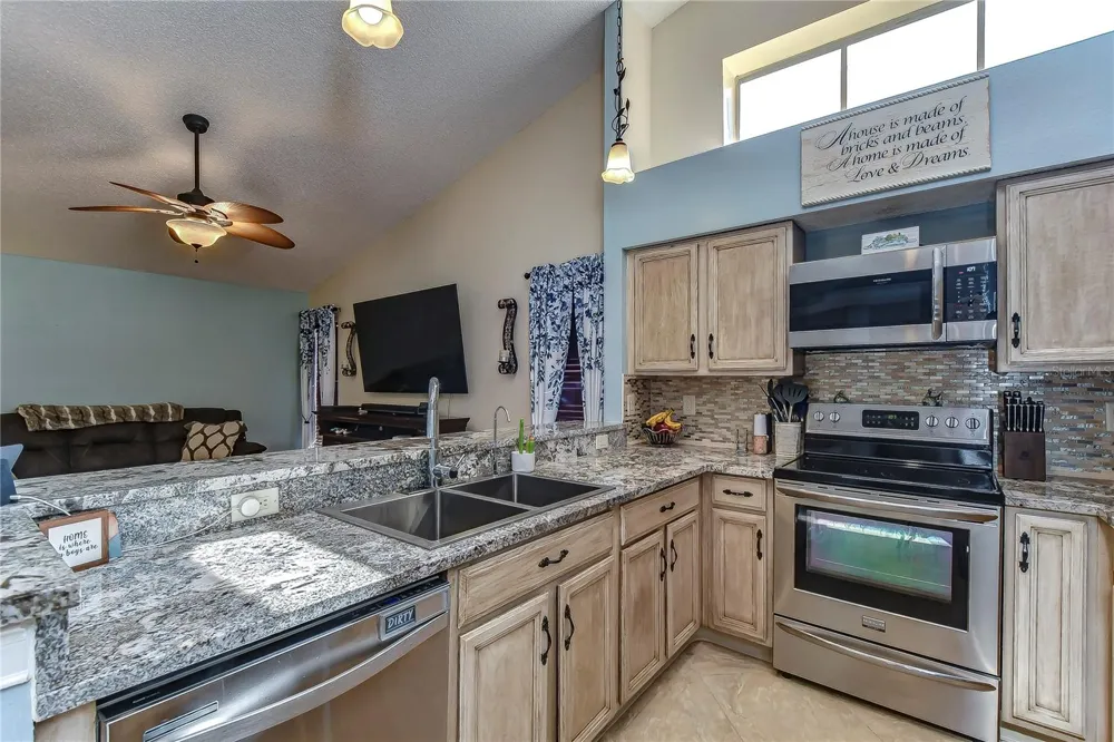 9502 SUNNYOAK DRIVE Riverview, FL 33569