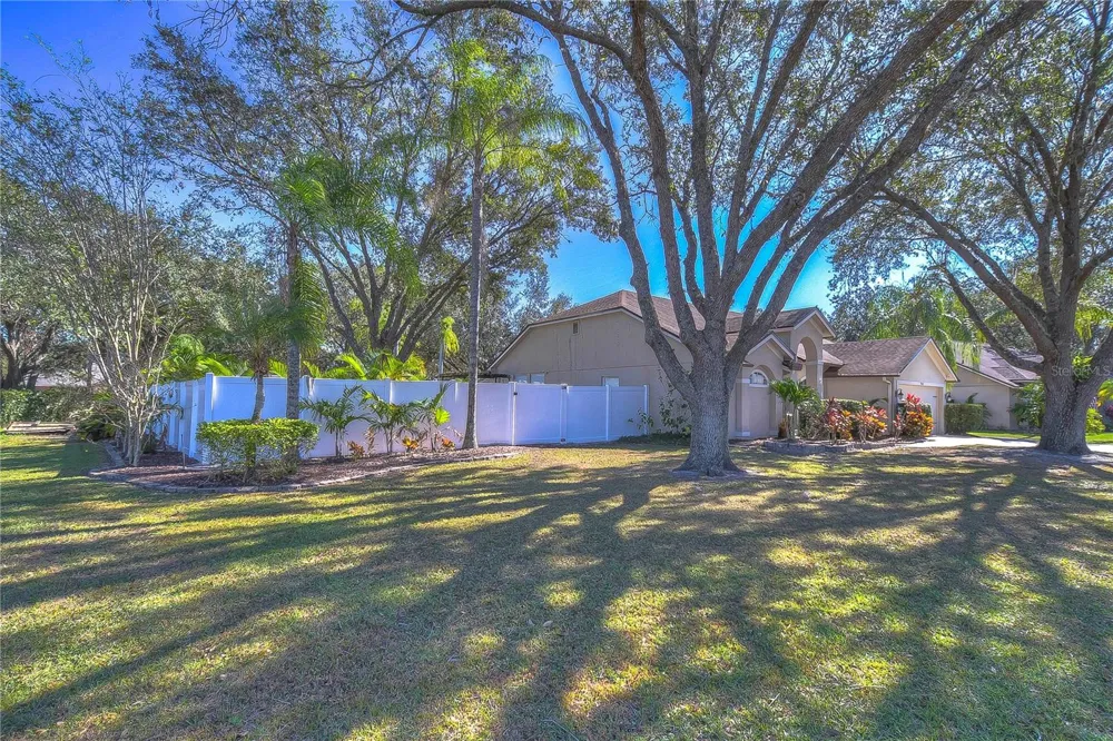 9502 SUNNYOAK DRIVE Riverview, FL 33569