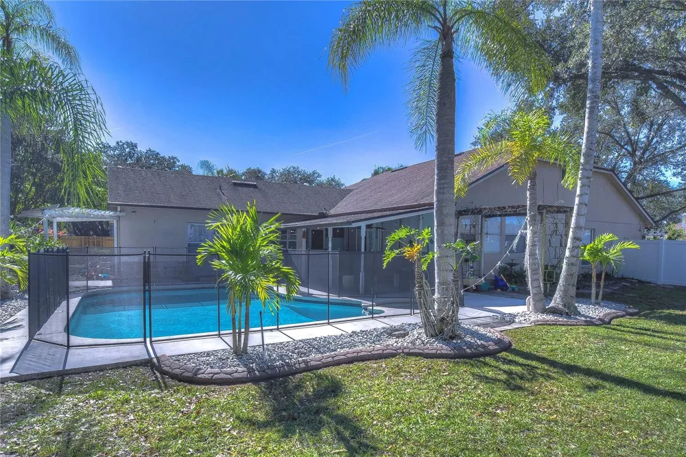 9502 SUNNYOAK DRIVE Riverview, FL 33569