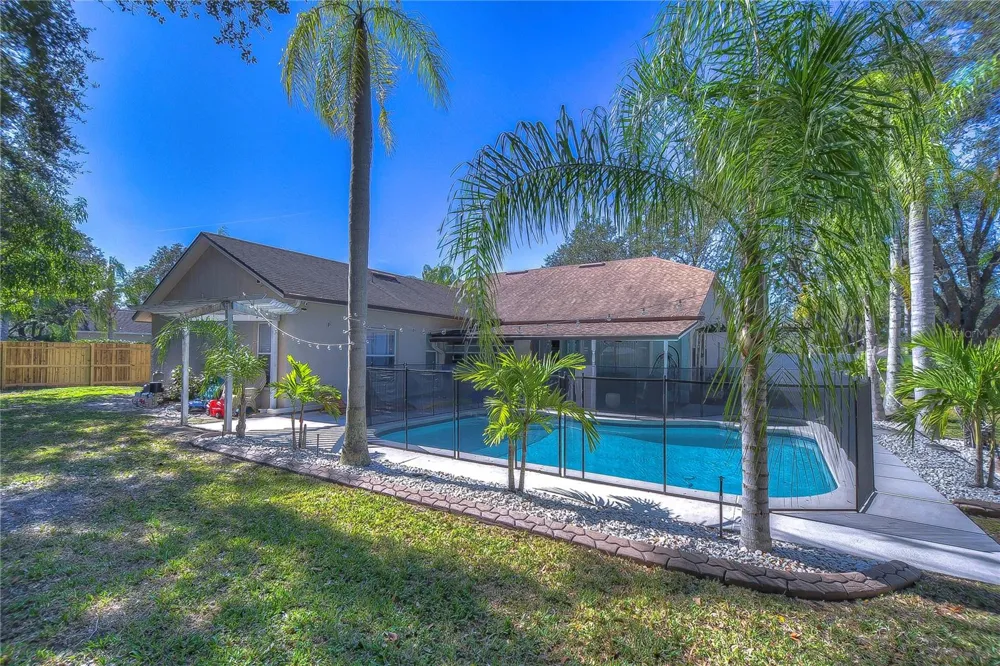 9502 SUNNYOAK DRIVE Riverview, FL 33569