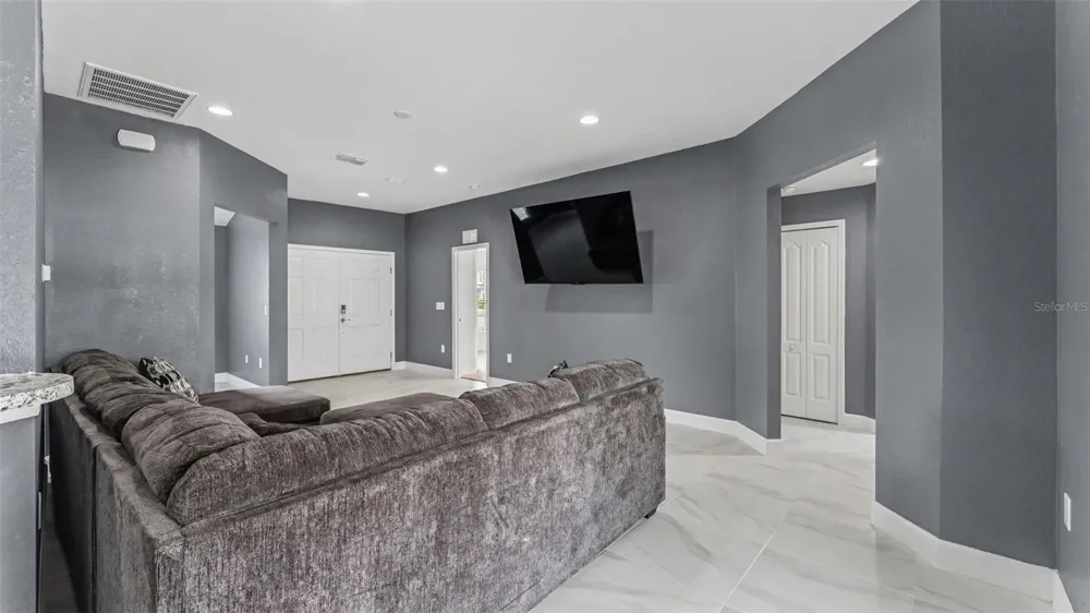 2048 WINDING RIVER COVE Bartow, FL 33830