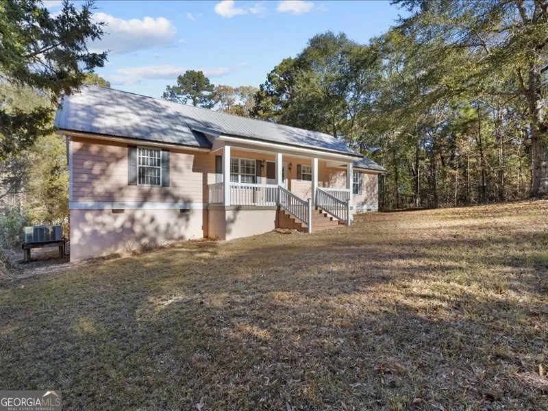 221 Sunset Point RD Fort Gaines, GA 39851