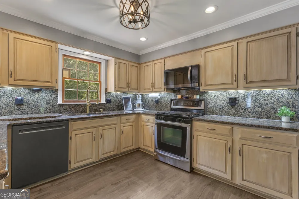164 Cloister DR Peachtree City, GA 30269