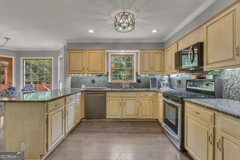 164 Cloister DR Peachtree City, GA 30269