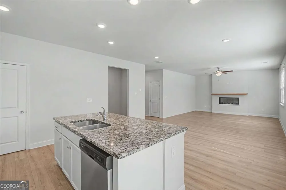 61 Dew Drop PT Dallas, GA 30157