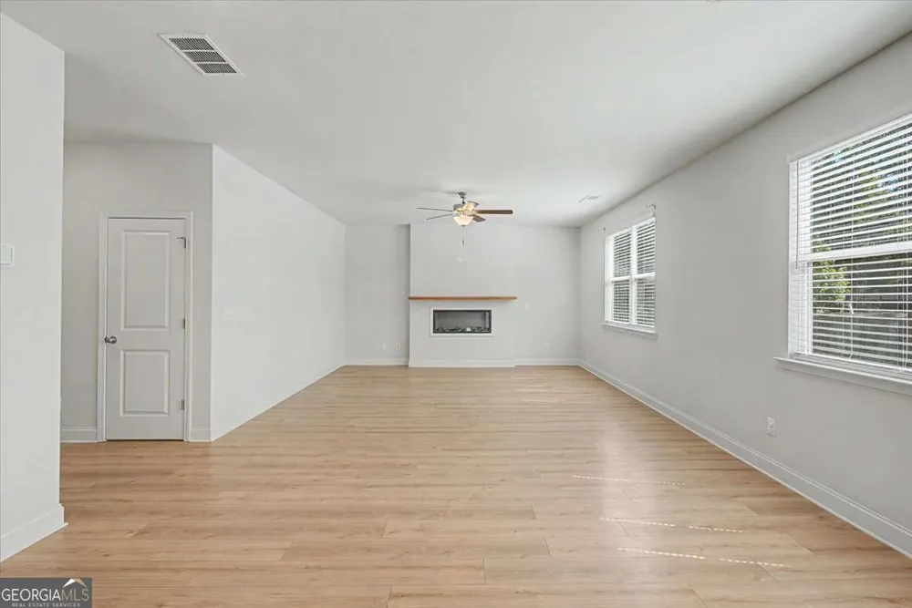 61 Dew Drop PT Dallas, GA 30157