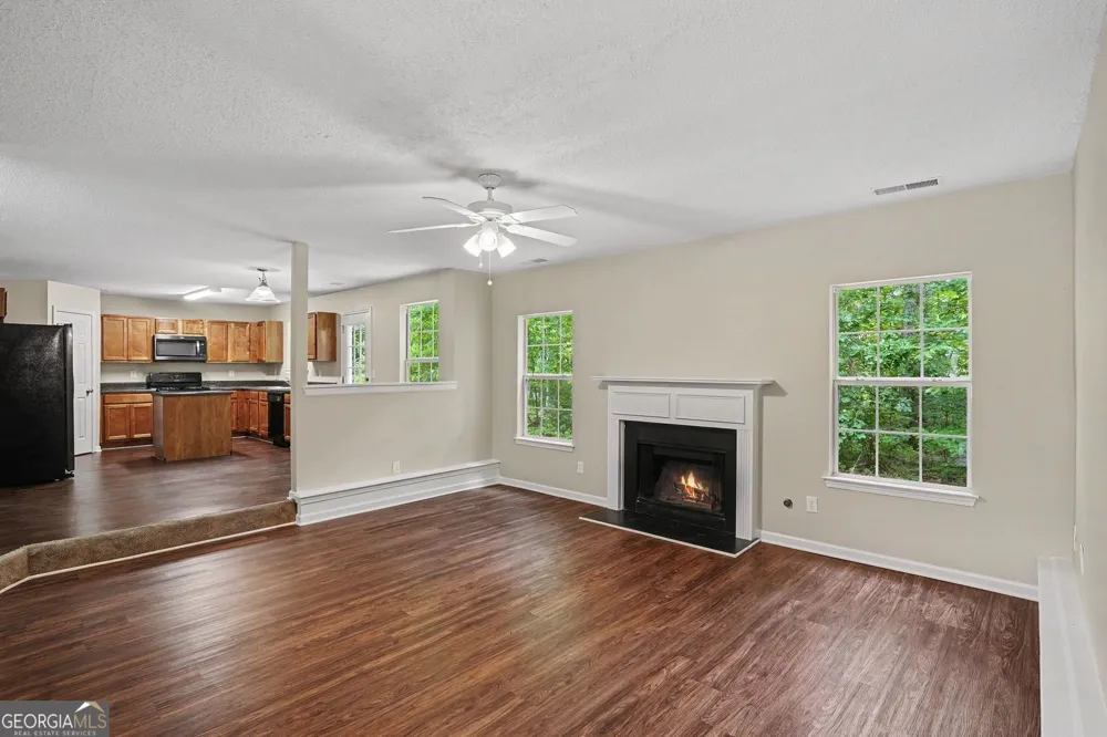 129 Kentwood Springs DR Hampton, GA 30228