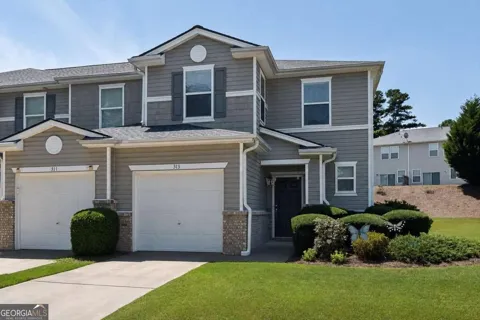 313 Oak Leaf PL