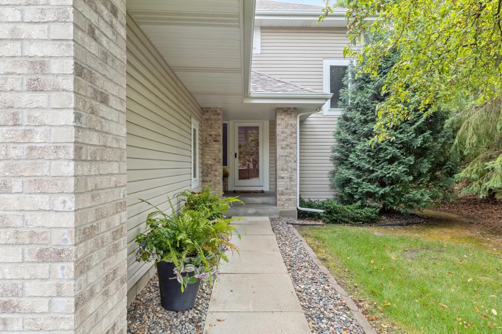 15785 25th Place Plymouth, MN 55447