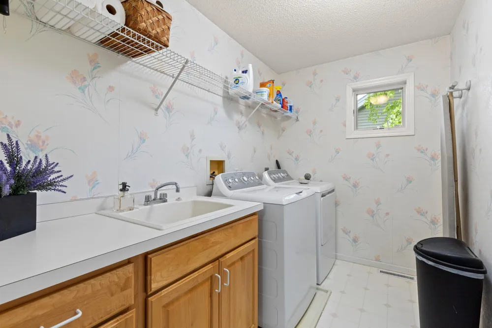15785 25th Place Plymouth, MN 55447