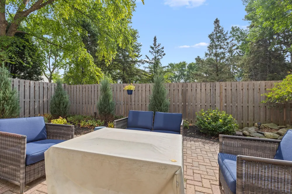 15785 25th Place Plymouth, MN 55447