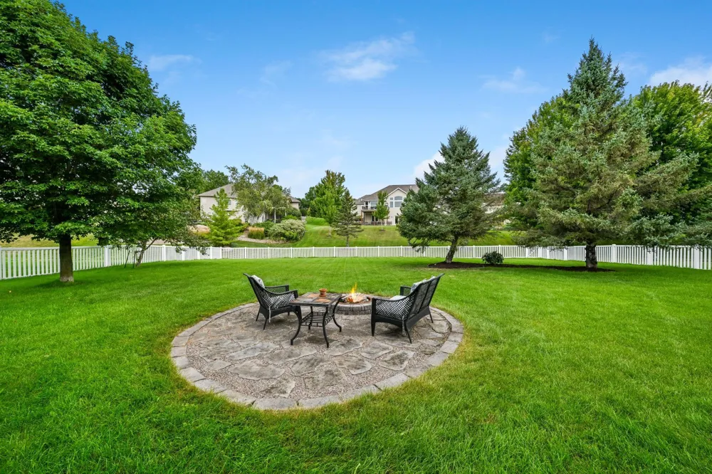 3929 Evermoor Parkway Rosemount, MN 55068