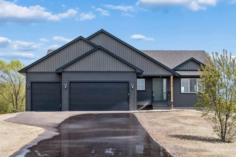 22890 Zion Parkway NW Oak Grove, MN 55448