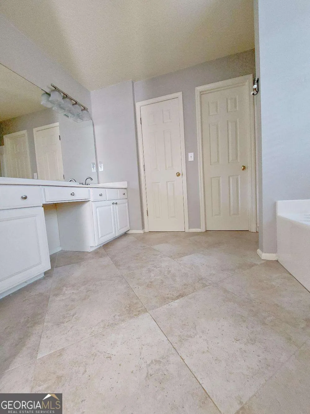 11830 Carriage Park LN Johns Creek, GA 30097