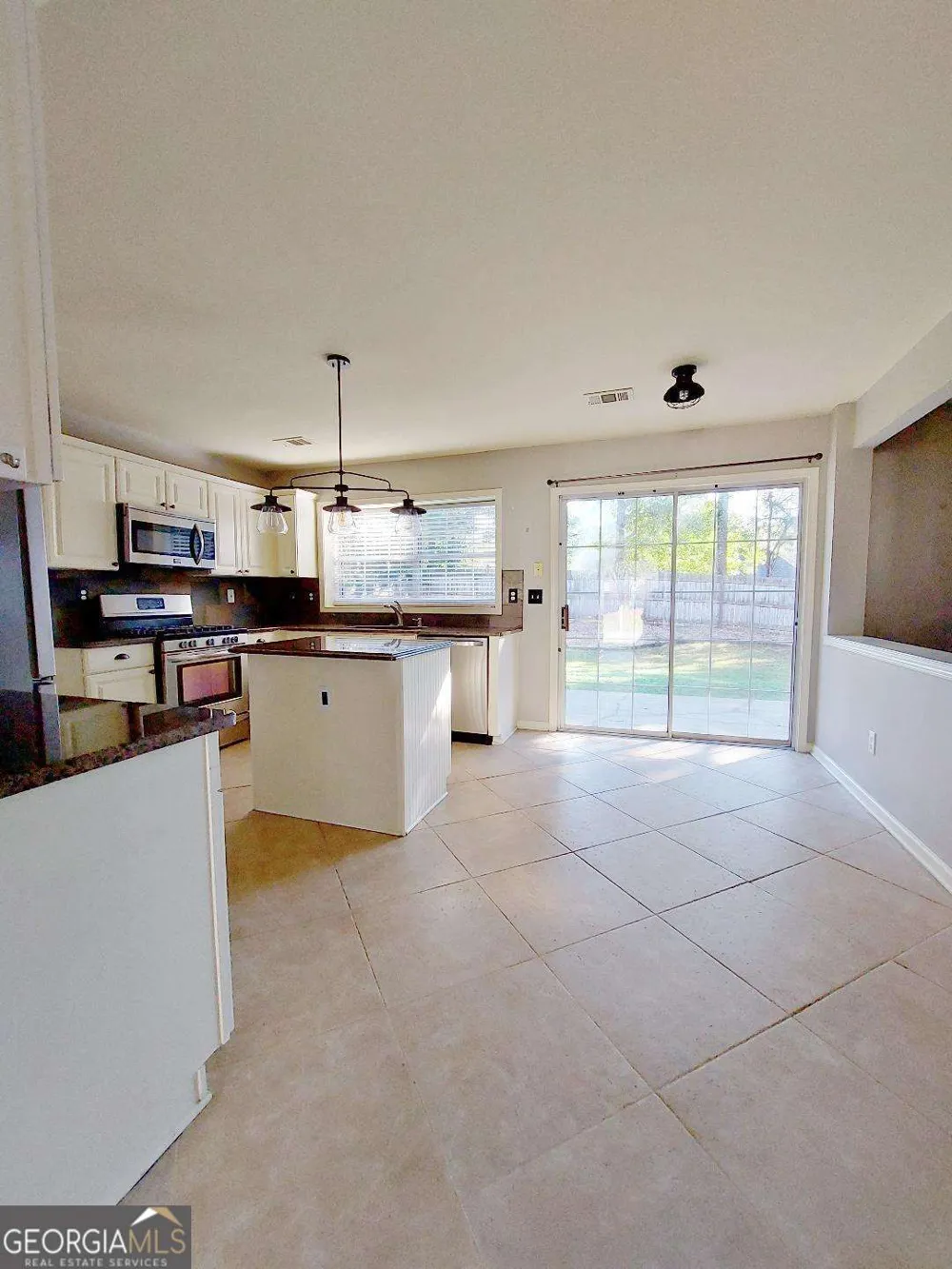 11830 Carriage Park LN Johns Creek, GA 30097