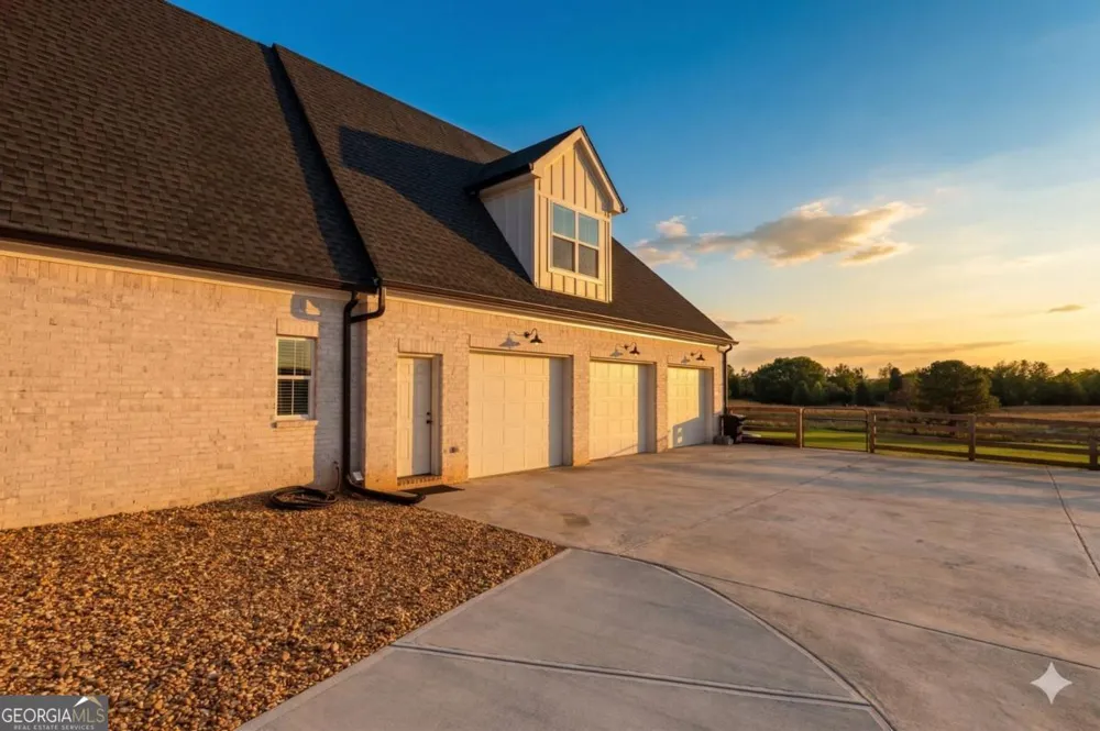 29 Ravenfield RD Taylorsville, GA 30178